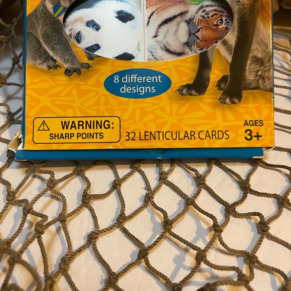 New in Box 3-D Flip Decked Out  Animal Valentines   (32)  count - Picture 2 of 3